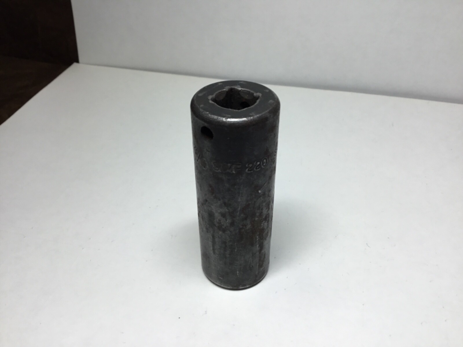 Snap-on Tools USA 3/8″ Drive 11/16″ SAE Deep 6 Point Impact Socket SIMF220 LO-P