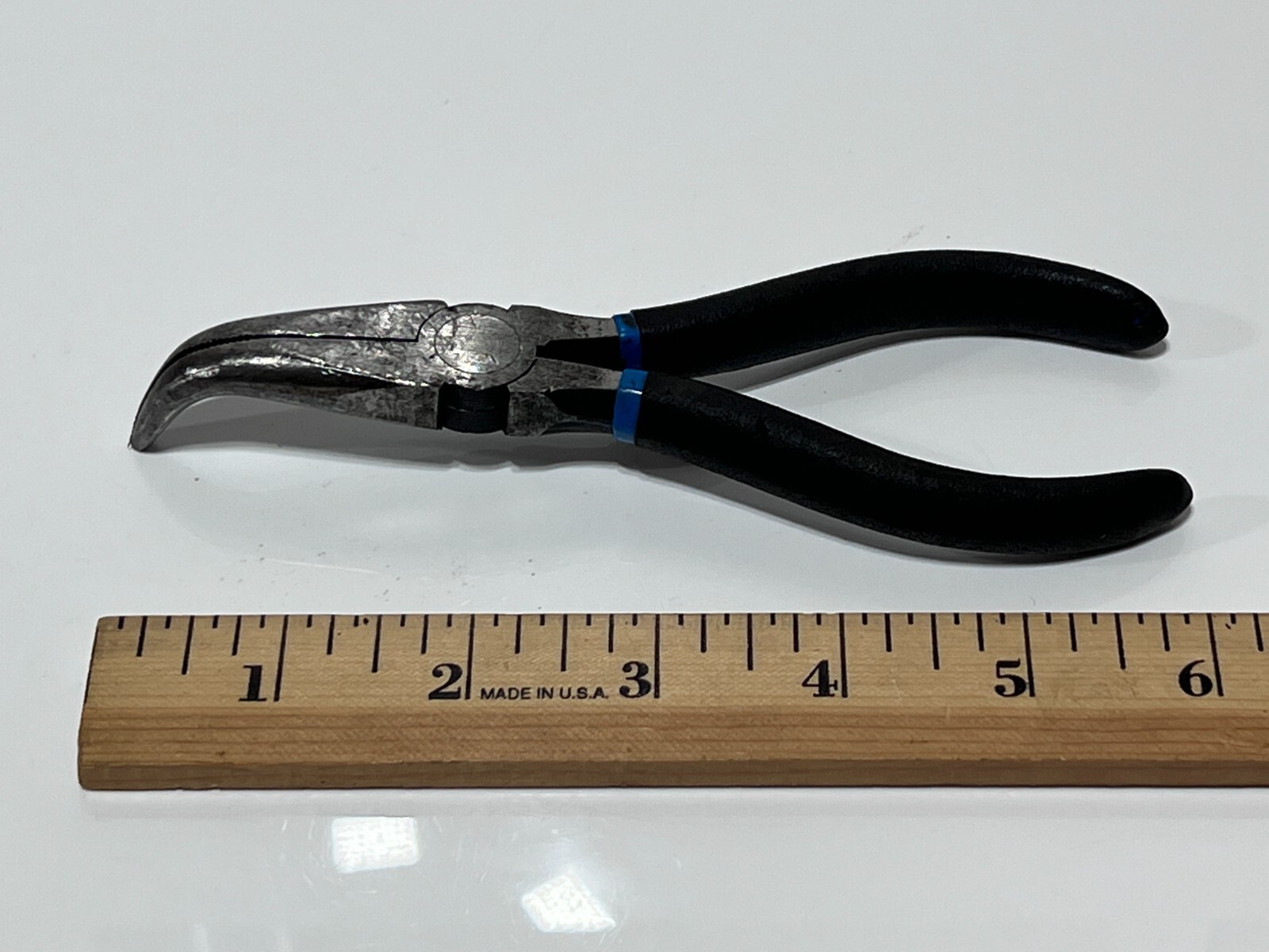 Armstrong Tools USA Made 67-401 Bent Nose Needle Nose Pliers – Black/Blue Grip