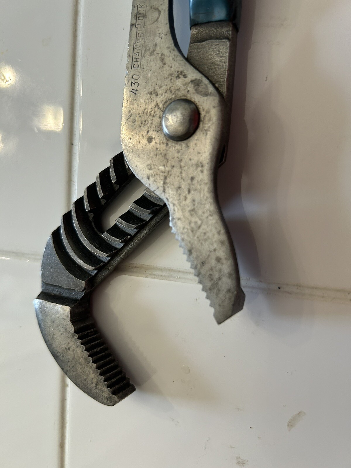CHANNELLOCK #430 10″ STRIGHT JAW TONUGE AND GOOVE