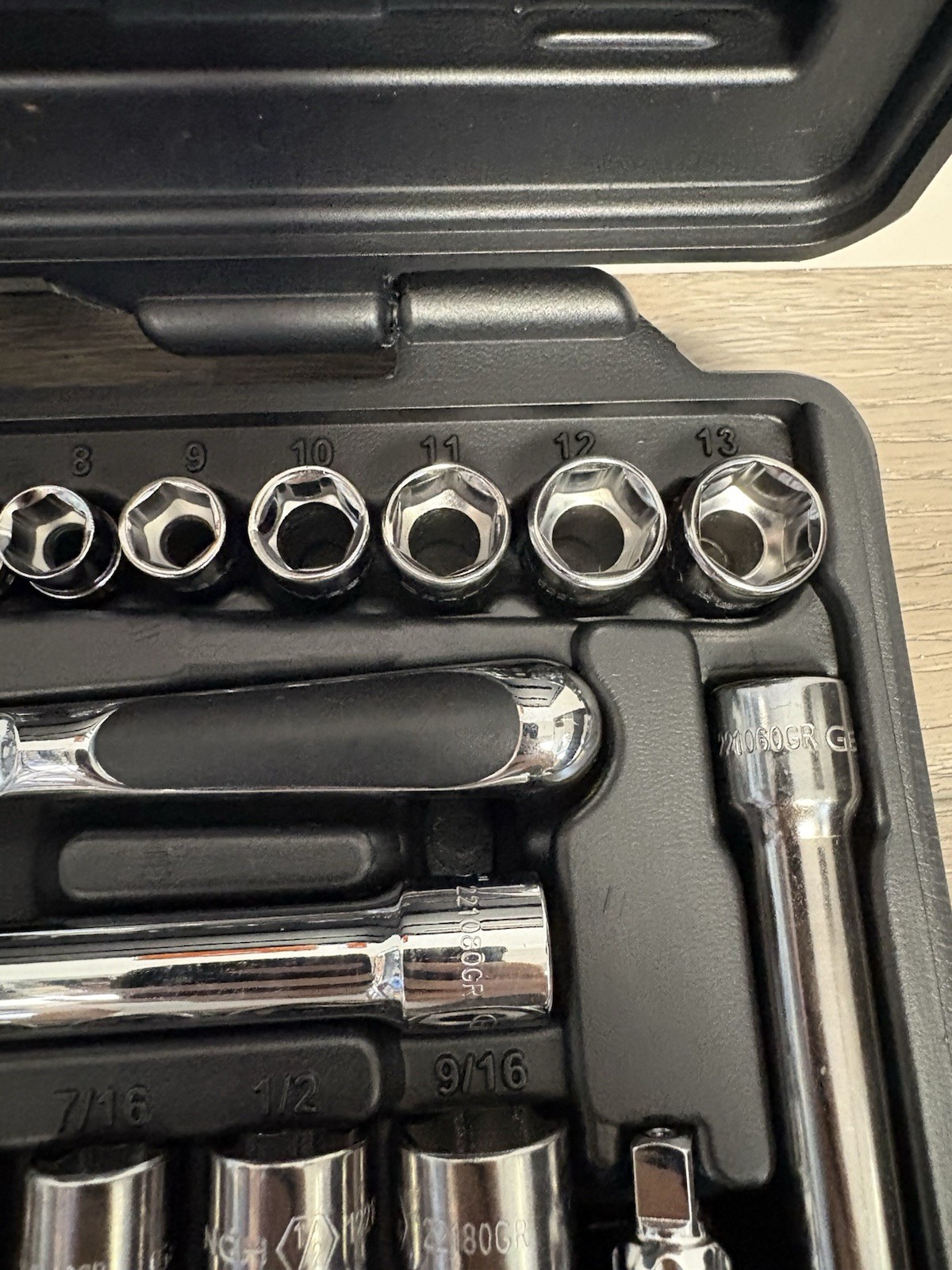 GearWrench 891427 27 Pc. 1/4″ 6pt Pass-Thru SAE Metric Mechanics Tool Set