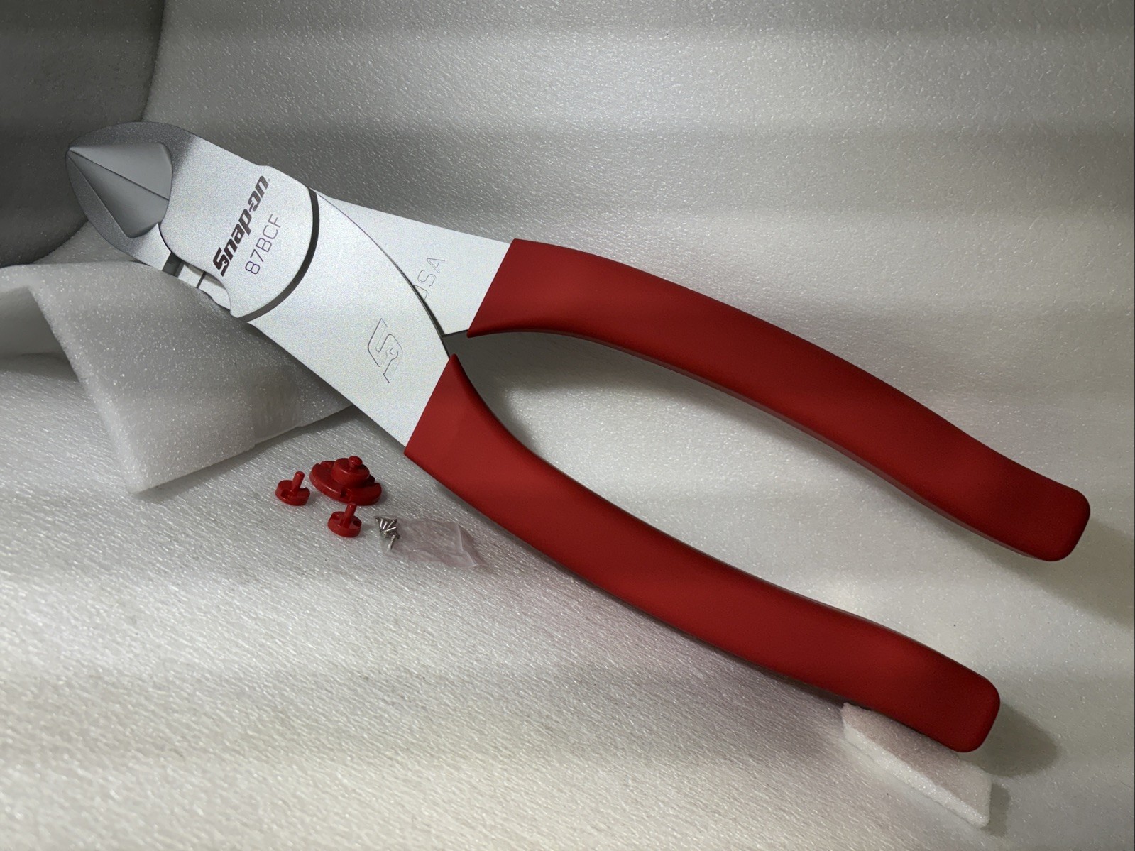 New Snap-On Red Diagonal Cutter Pliers Giant Display Wall Mount