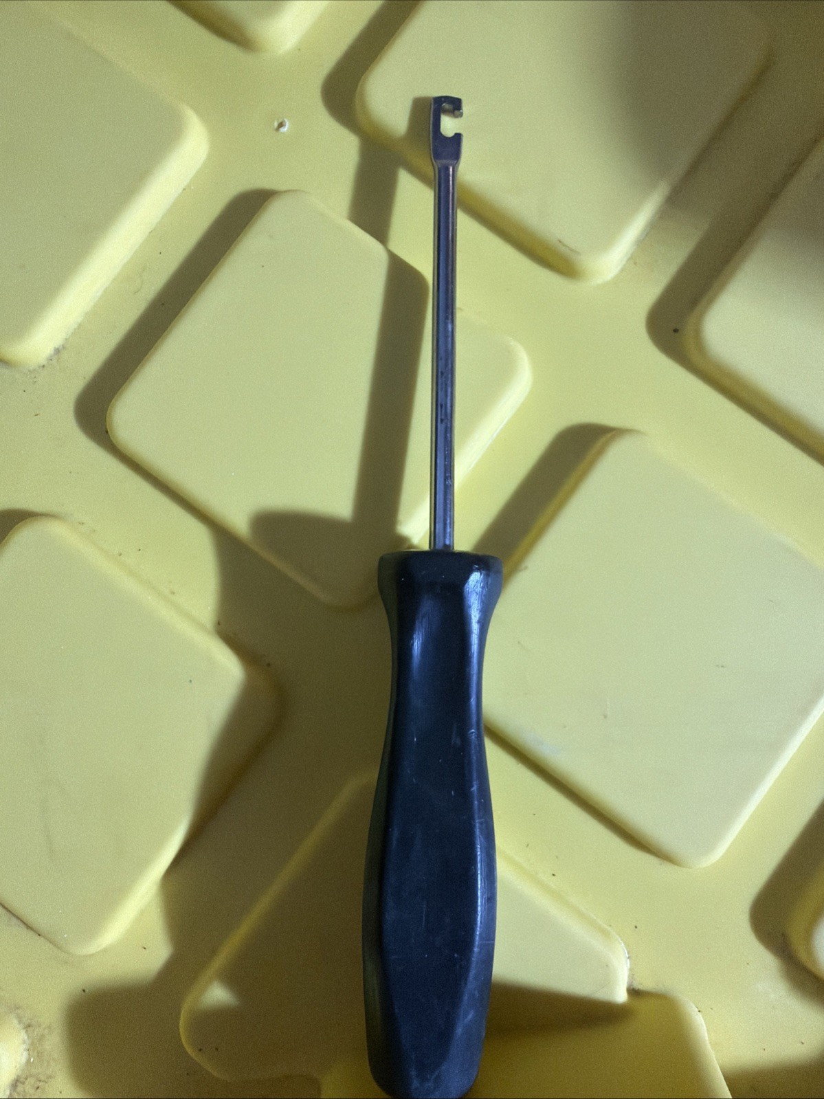 Snap-On Headlamp Spring Tool 7″ HE52A Black Handle As Pictured Mechanic Tool
