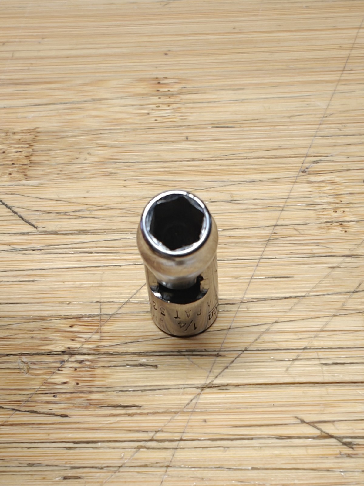 Snap On TMU141, 7/16″ Shallow Universal Socket, 1/4″ Dr 12 Pt