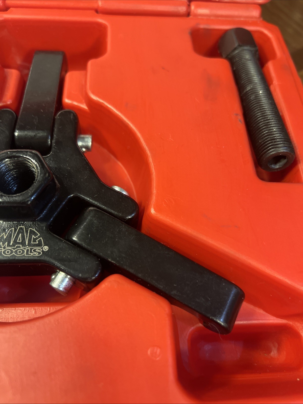 Pre-owned MAC Tools Harmonic Pulley Puller W/ 2 Push Rods HDPP9740B