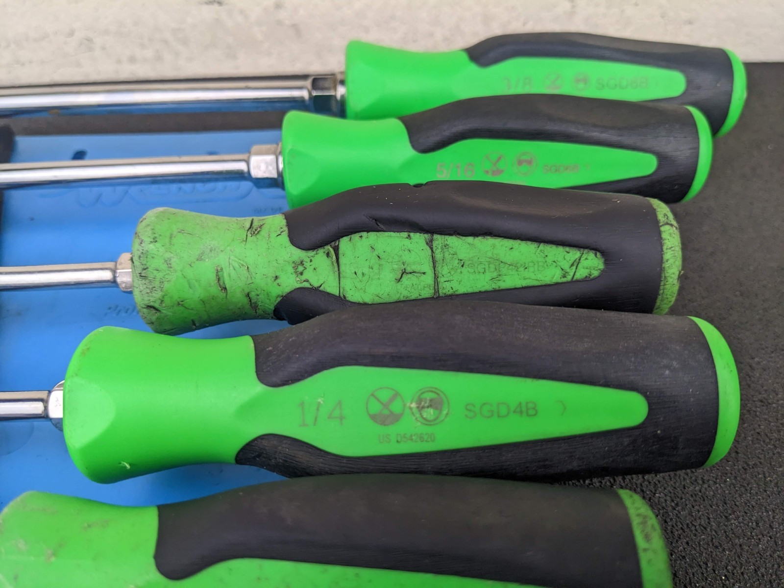 #bm480 Snap-On Tools GREEN 8 Piece Soft Grip Screwdriver Set SGDX80BG