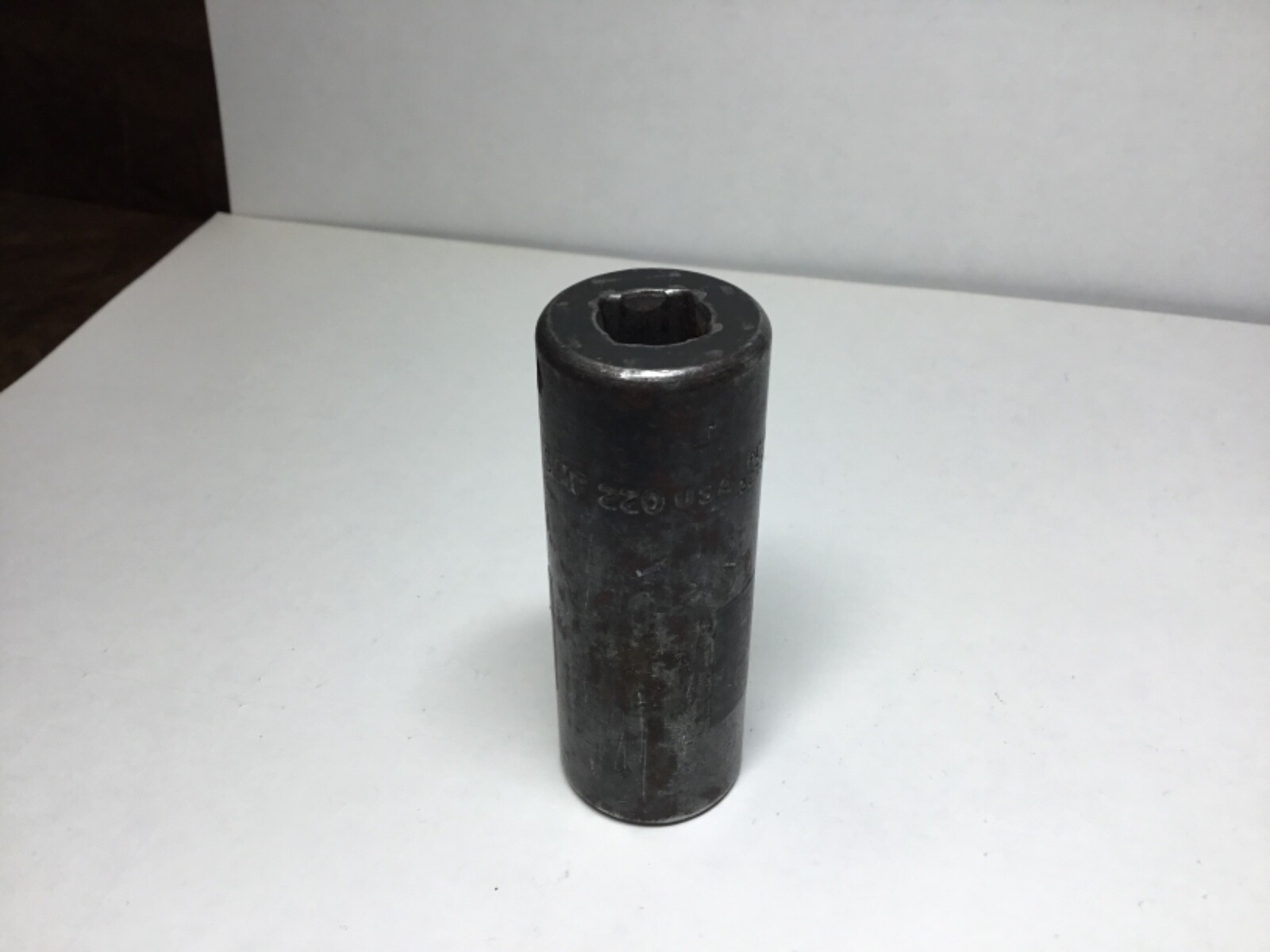 Snap-on Tools USA 3/8″ Drive 11/16″ SAE Deep 6 Point Impact Socket SIMF220 LO-P