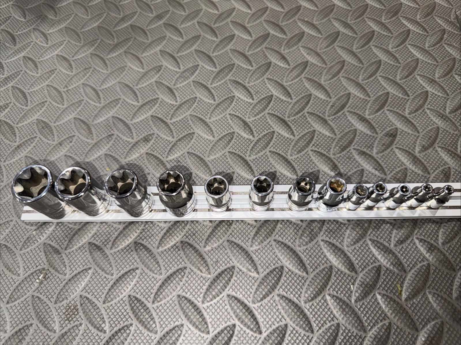 SNAP-ON 13PC COMBINATION DRIVE E-TORX SHALLOW SOCKET SET E4-E24 Free Shipping