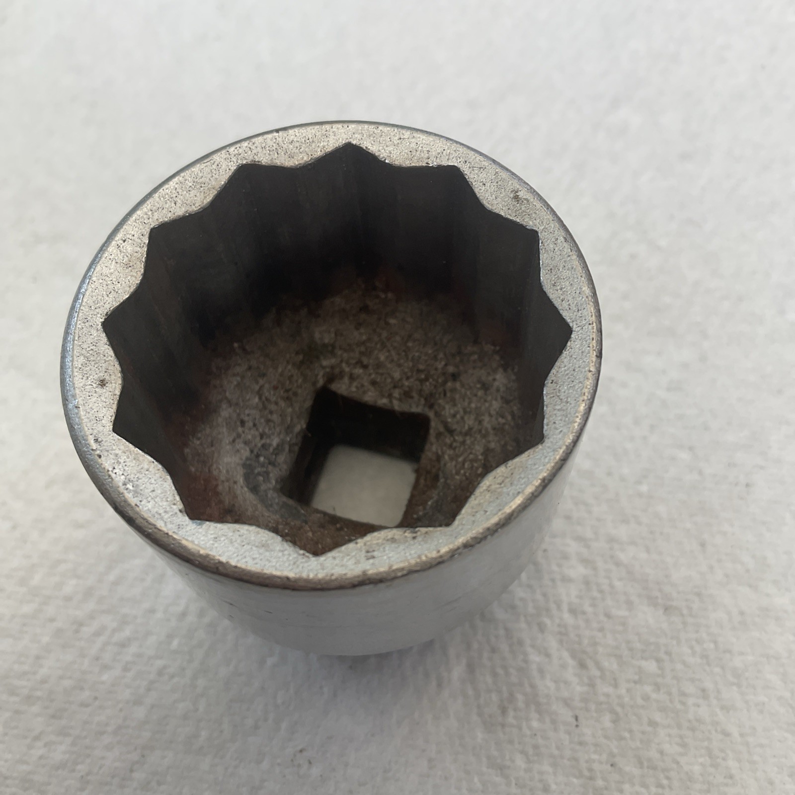 GEDORE D19 32 mm metric socket 1/2” drive 12 point tool vintage D 19 series auto