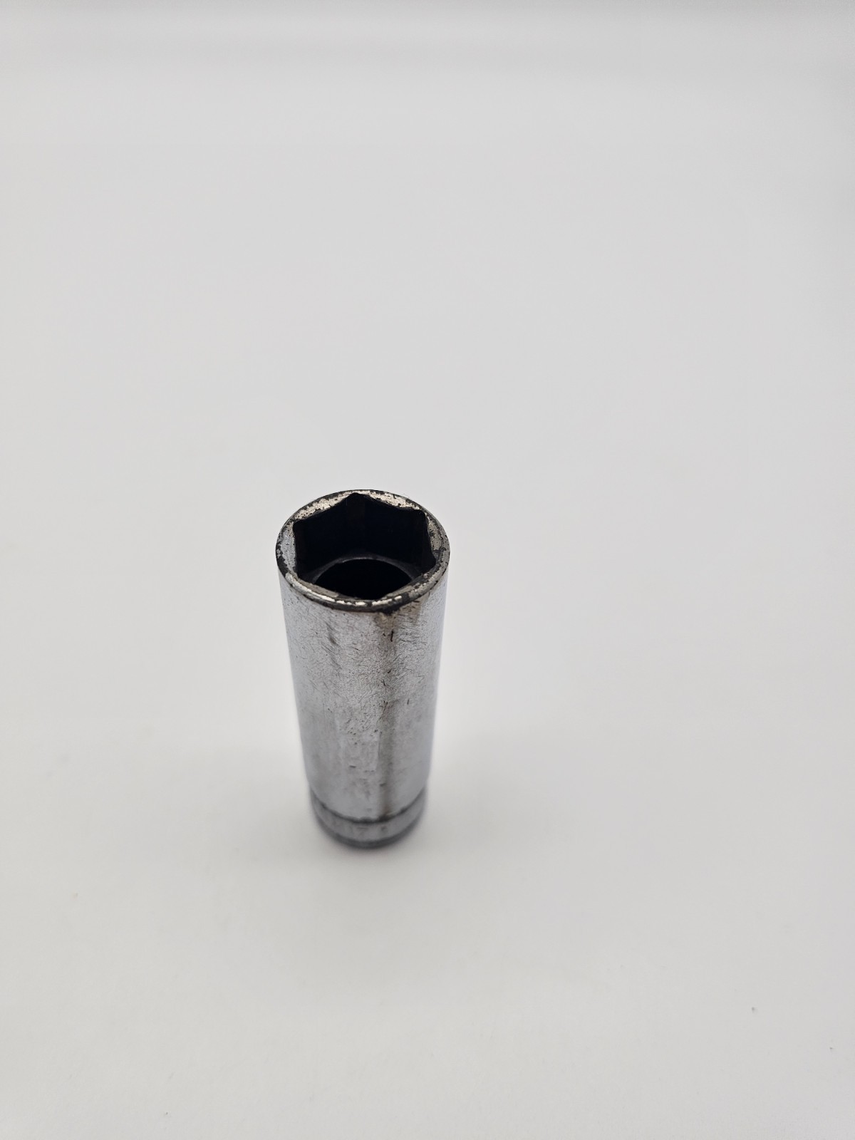 Snap On Tools 3/8″ Drive 17mm metric Deep 6 Point Chrome socket SFSM17 USA