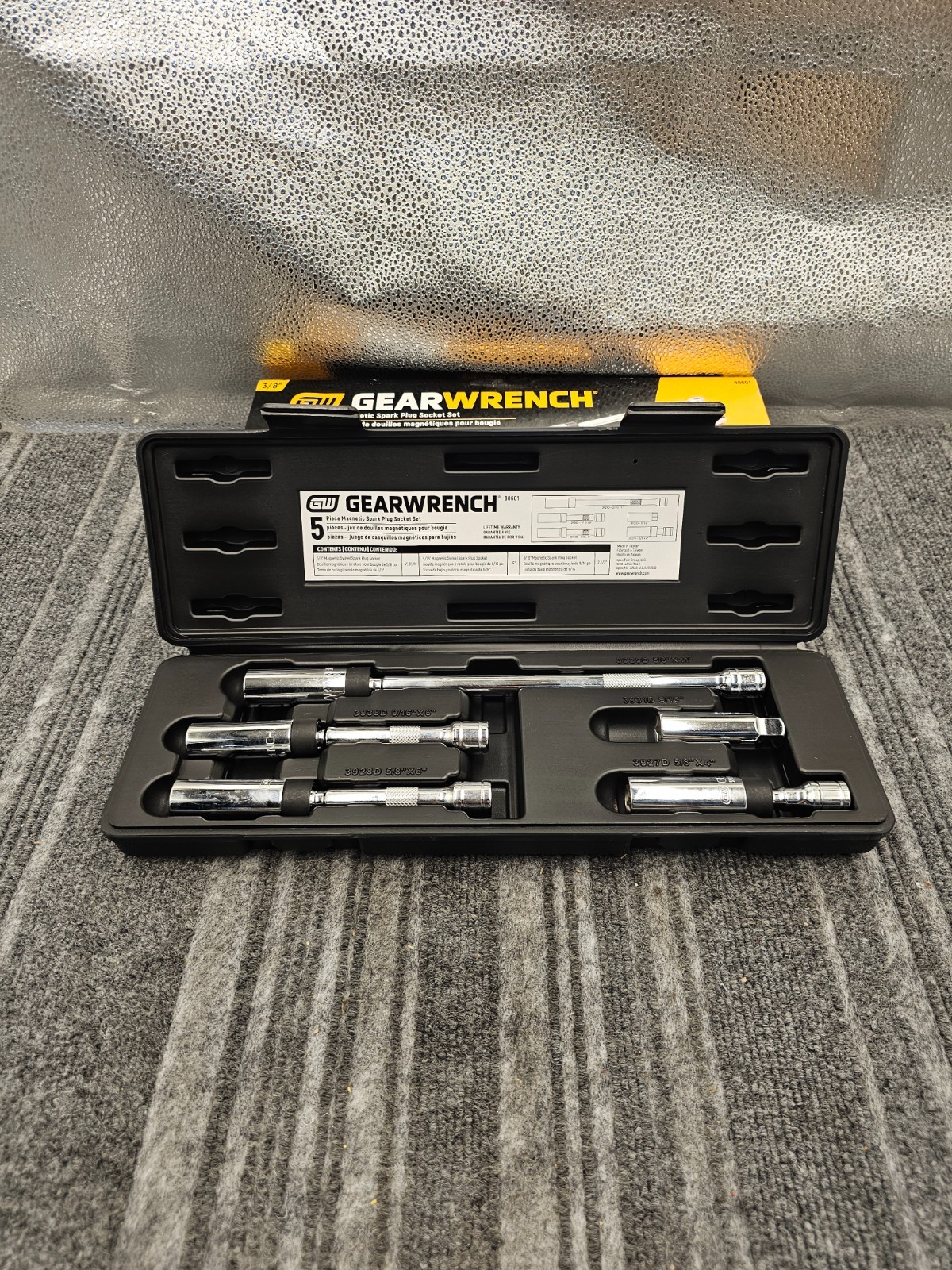 GEARWRENCH 80601: 5-Piece 3/8″ Drive 6 Point Magnetic Swivel Spark Plug Sockets