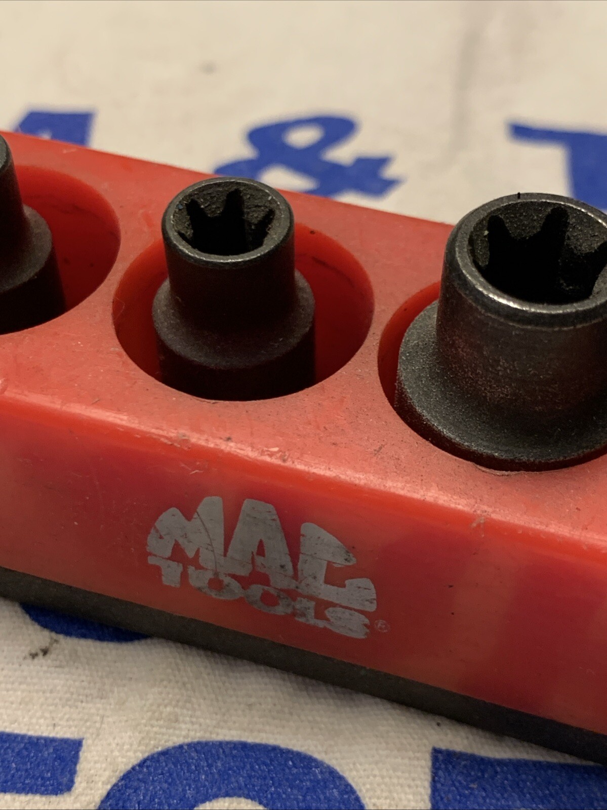 Mac Tools USA 1/4″ & 3/8″ Drive 8pc E4-E16 Inverted Star Socket Set