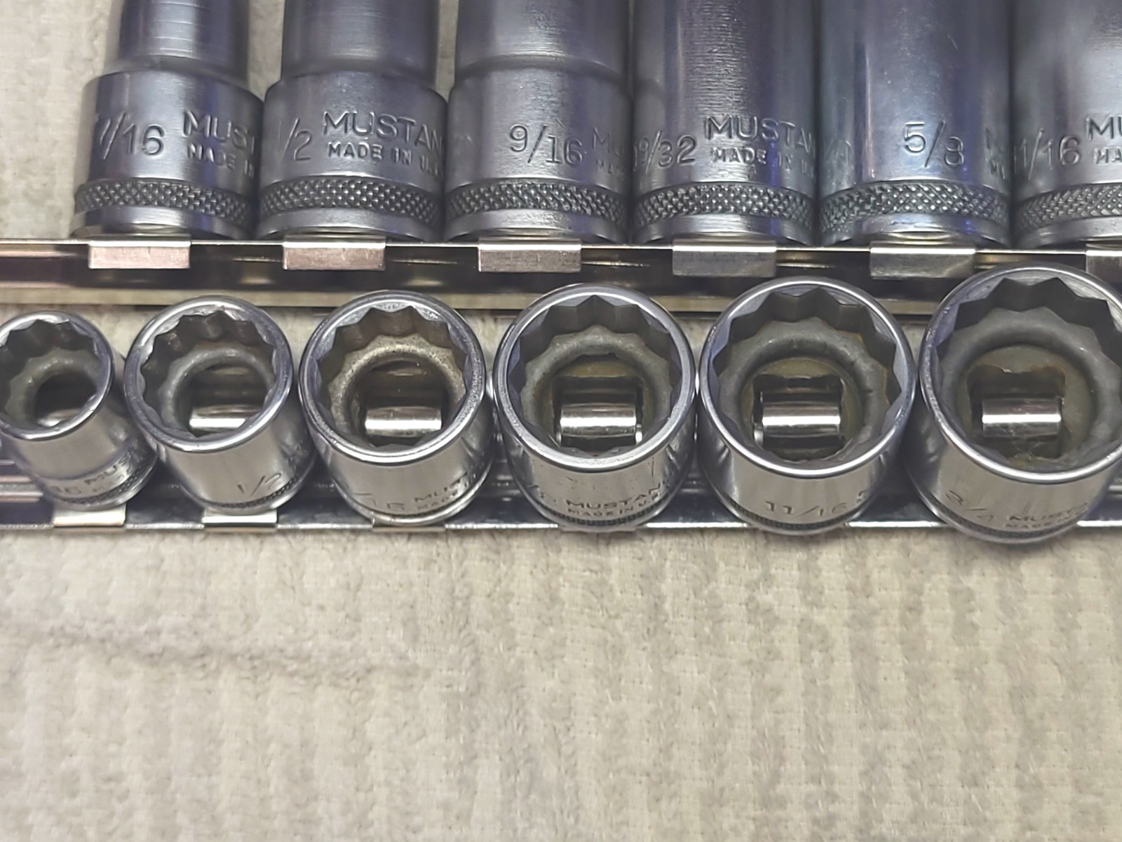 Huge Mustang New Britain Socket Set 1/2″ 3/8″ & 1/4″ Drive 31pc Buffed Nice!