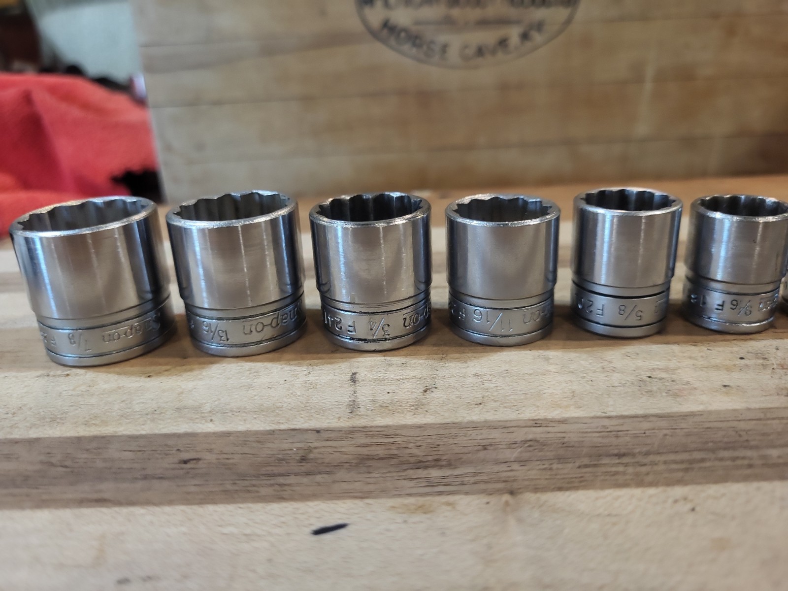 Snap On 211FY 11 Pc. 3/8″ Dr 12 Pt. SAE Shallow Socket Set 1/4″-7/8″ F081-F281