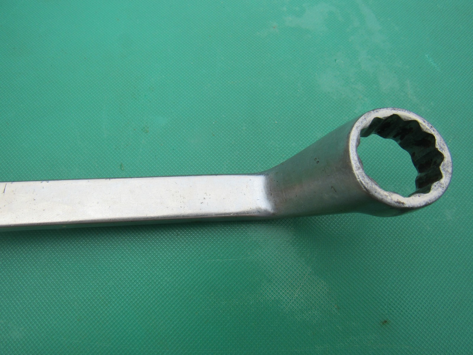 SNAP ON X02024 5/8″ X 3/4″ 12 POINT BOX END WRENCH 60° OFFSET UNDERLINE USED XO