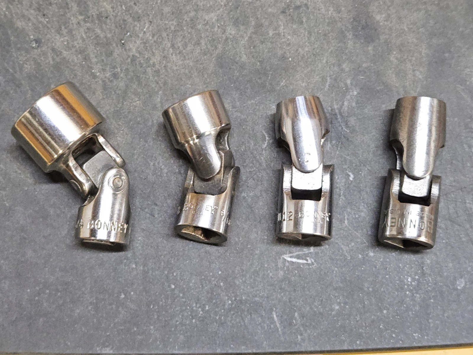 BONNEY TOOLS USA 4 piece 3/8″ drive SAE 12 point swivel socket set 3/8″-3/4″