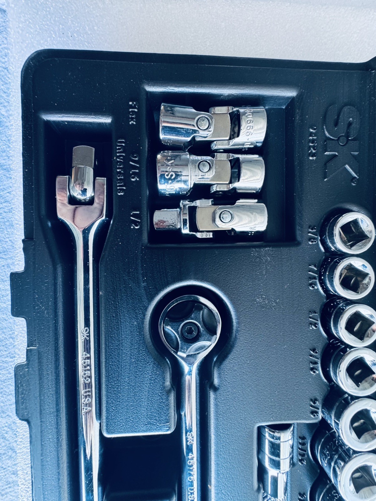 SK Tools 23 Piece SAE 3/8″Drive 12Pt General Service Set W/Snap Latch Case~94523