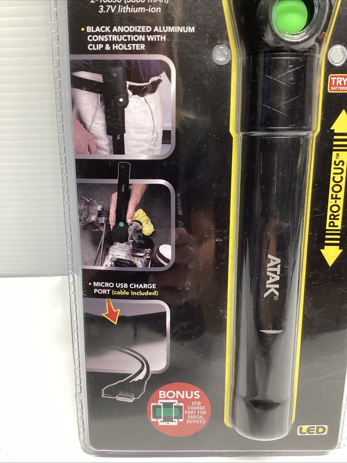 Performance Tool 552 1000LM Rechargeable Flashlight