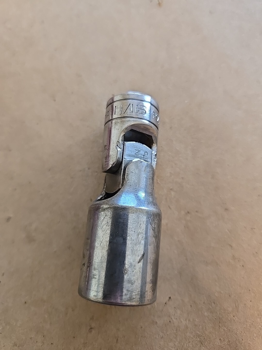 Snap On 3/8″ Drive 11/16″ 6PT SAE Deep Chrome Universal Swivel Socket FSU22