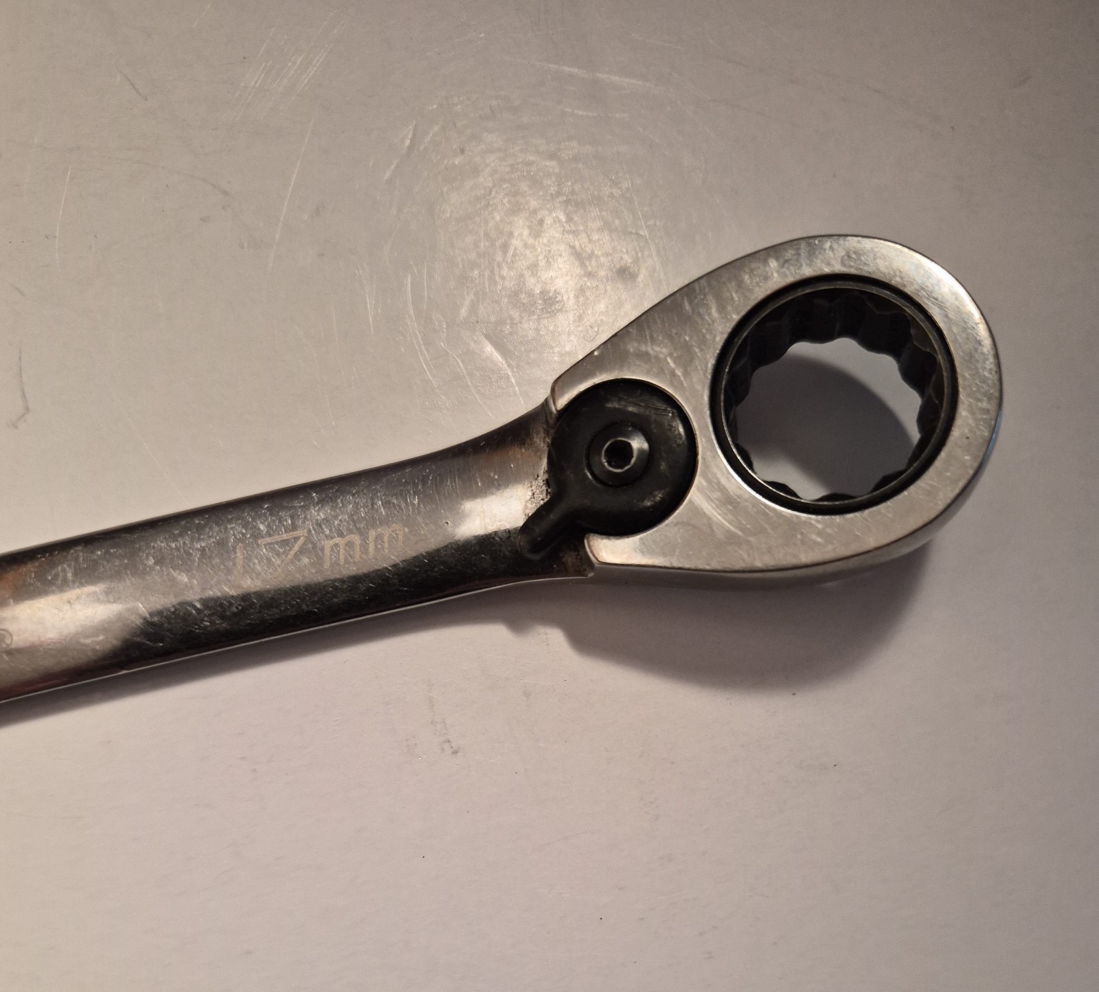 Blue-Point Tools 17mm Metric 12 Point Reversible Ratcheting Wrench BOERM17 c