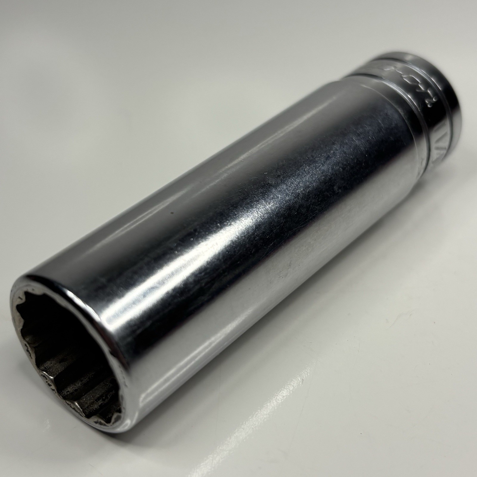 Snap On S221 1/2 Drive 12 Point SAE 11/16 Flank Dr Deep Socket USA VGC 1991