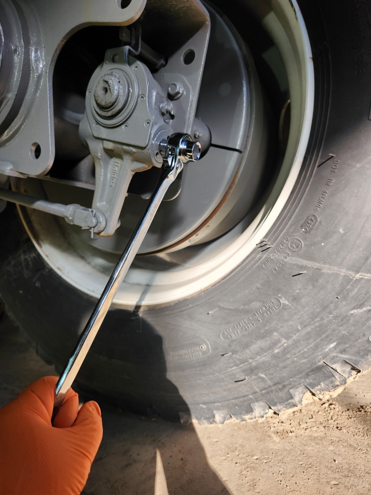 Slack adjuster wrench