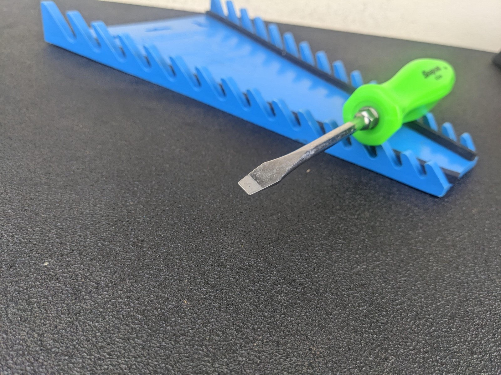 #bp004 Snap-on NEW GREEN CLASSIC Hard Handle 1/4 Flat Screwdriver SDD4A SDD4AG