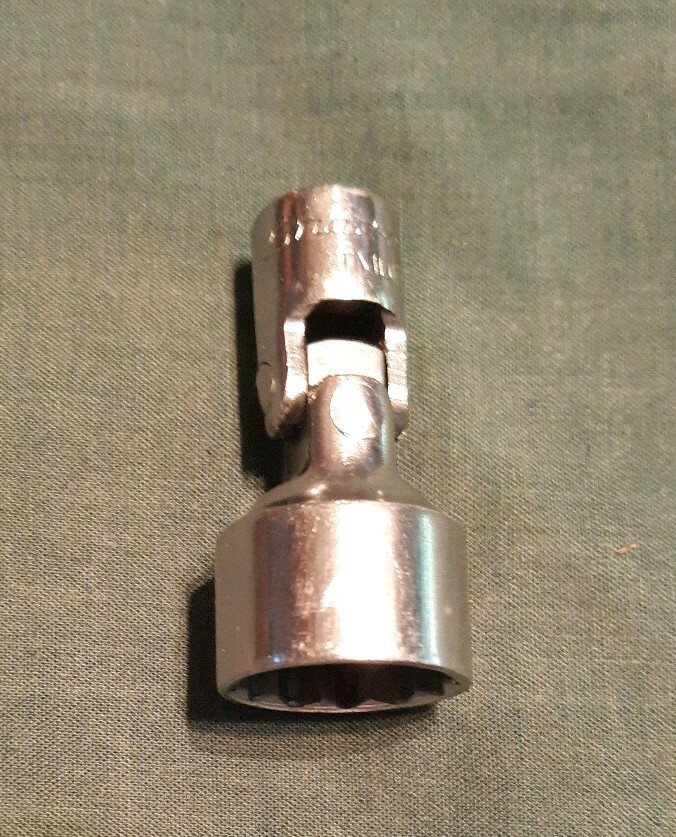 1994 Snap-on Tools USA 1/4″ Drive 9/16″ SAE Chrome 12 POINT Swivel Socket TMU181