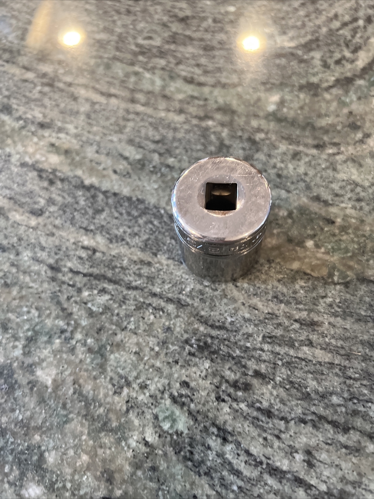 Snap-On f301 15/16″ 3/8 drive sae shallow 12 point socket