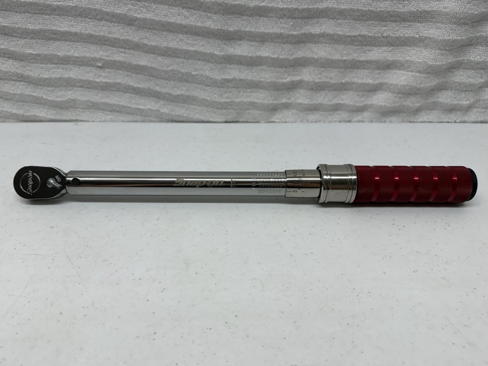 Snap On 3/8” Dr RED Adjustable Click Type Torque Wrench #QE2R100R