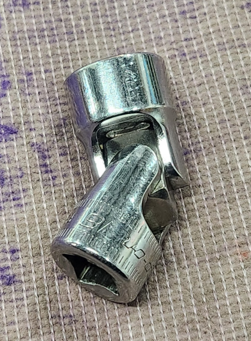Snap On FSUM17 & FSUM16A 6 Point 3/8″ Drive Shallow Swivel Socket PAIR