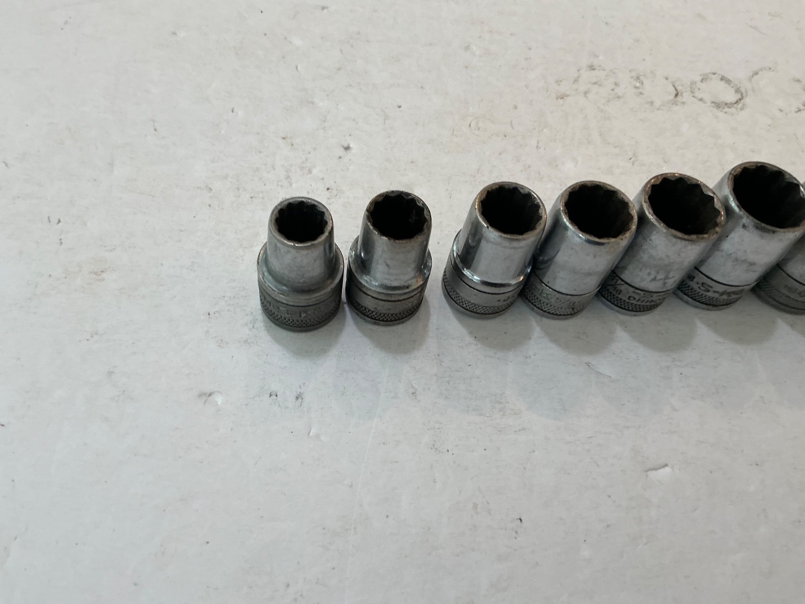 Vtg S-K 10 pc 1/2″ drive knurled/tapered socket set 12 pt SAE 7/16″-1 1/16″ USA