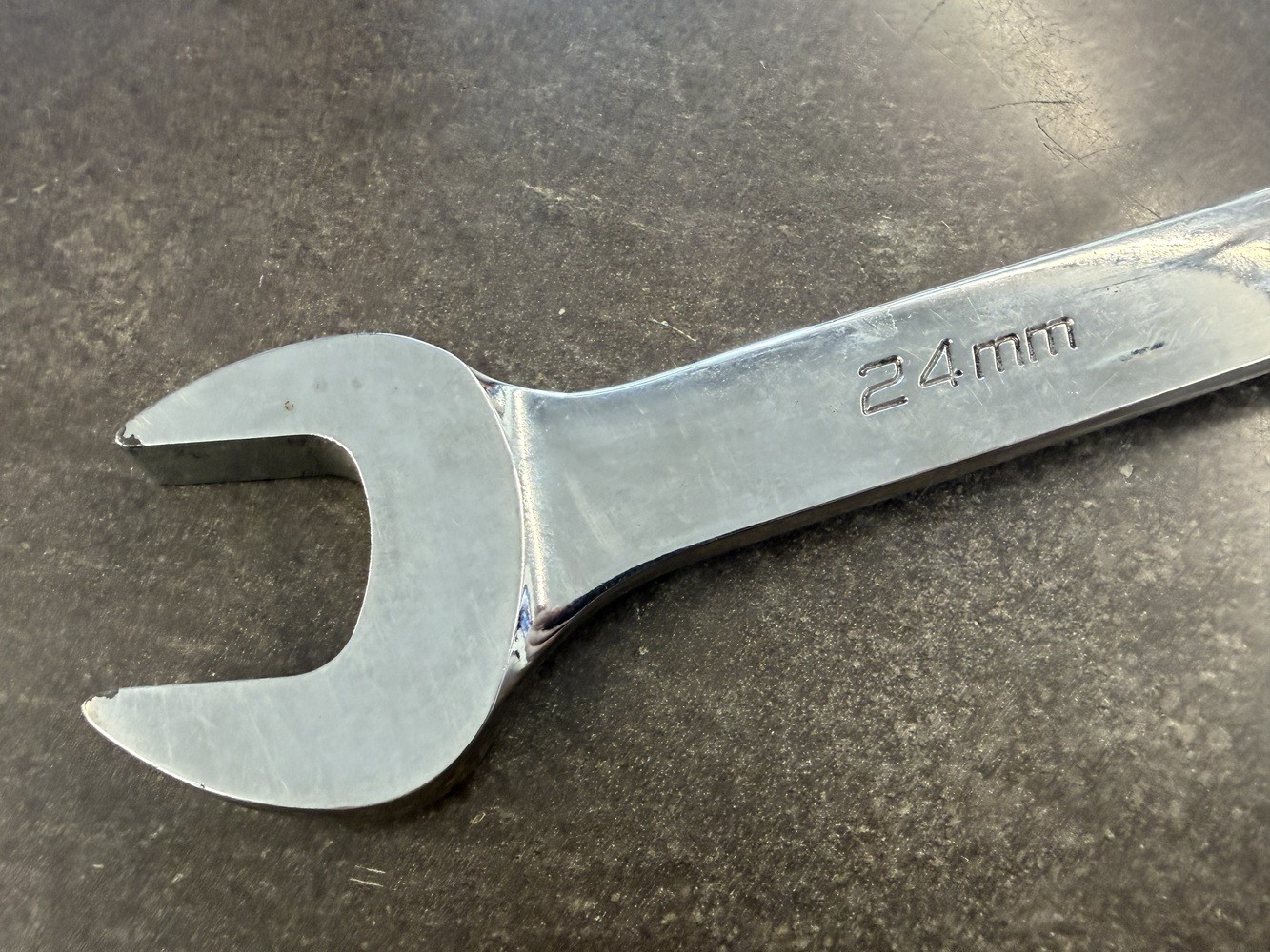 Snap-On 24mm 12-Point Metric Combination Wrench USA OEXM240B (1115675)