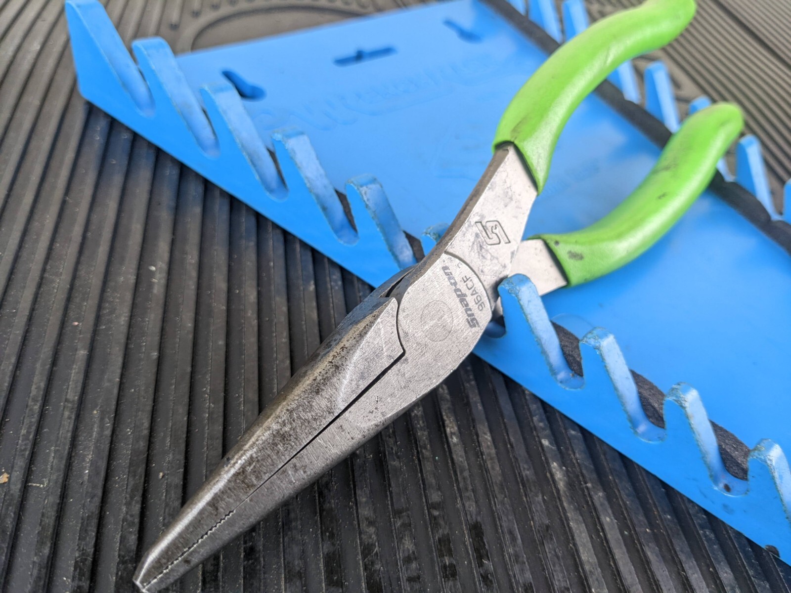 #at881 Snap On 96ACF – 8″ Talon Grip™ GREEN NEEDLE Nose Pliers