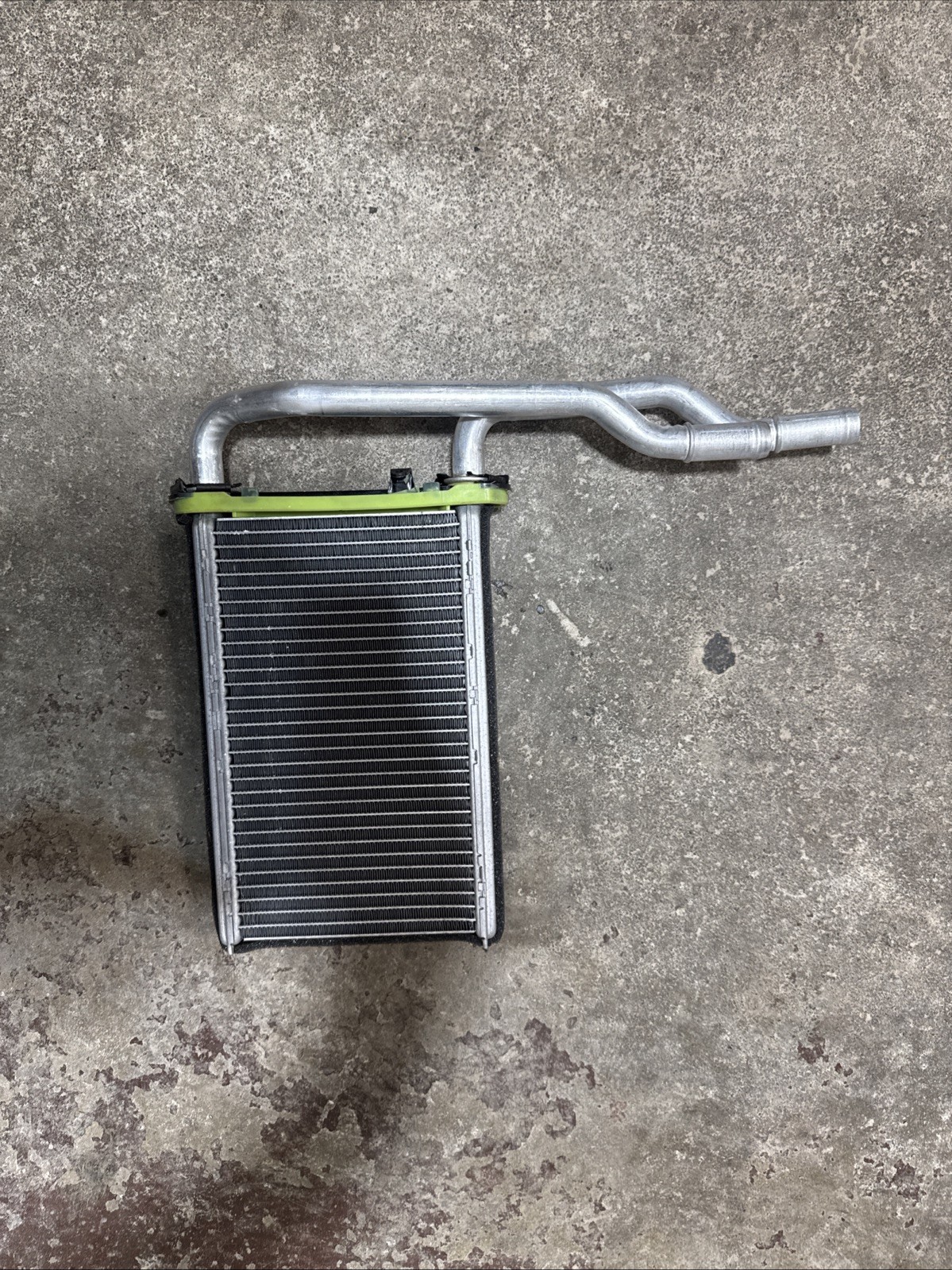 Universal Air Conditioner HT 9465C HVAC Heater Core
