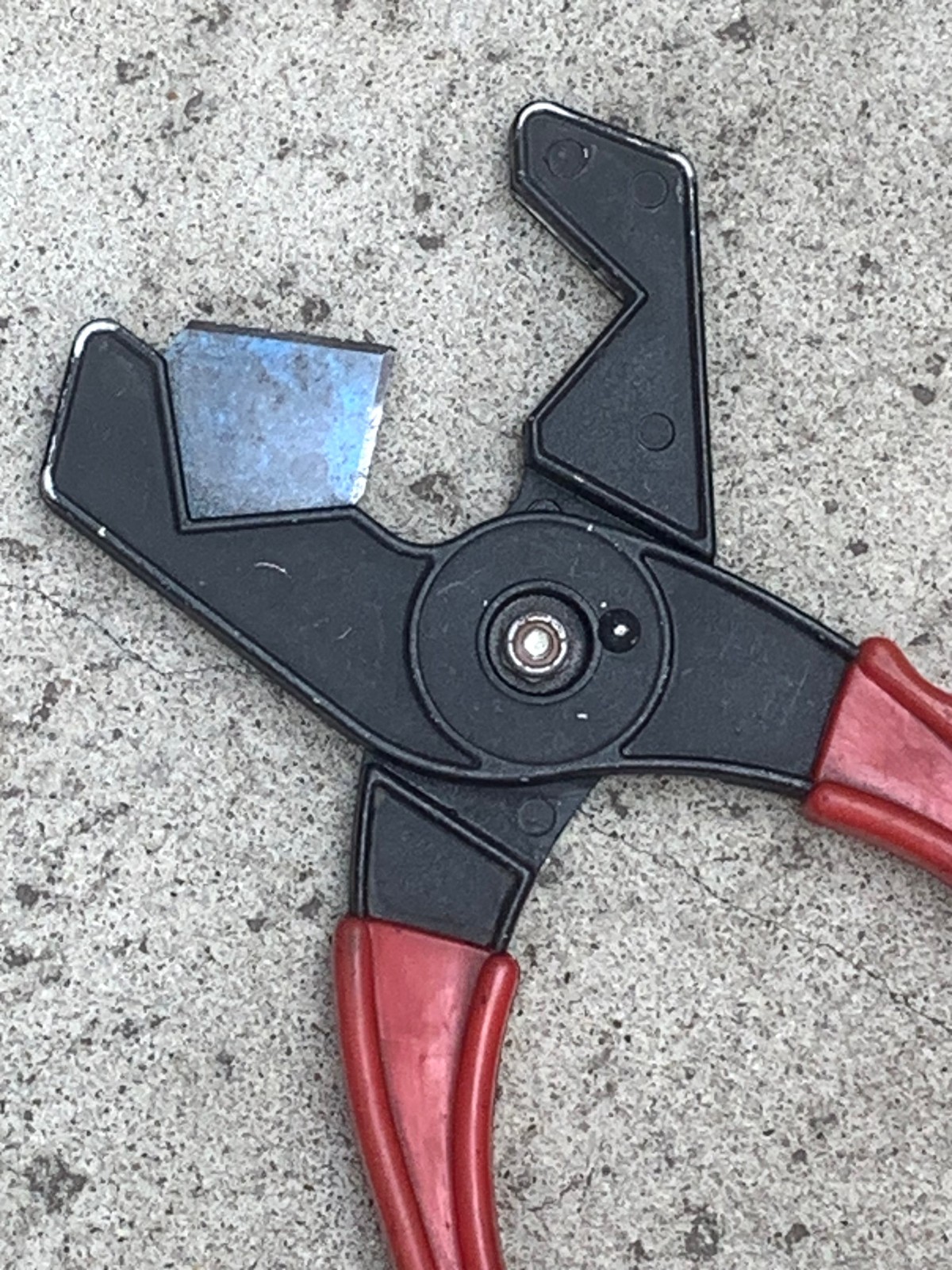 Mac Tool Canada DG1000 Heater Hose Tubing Cutter