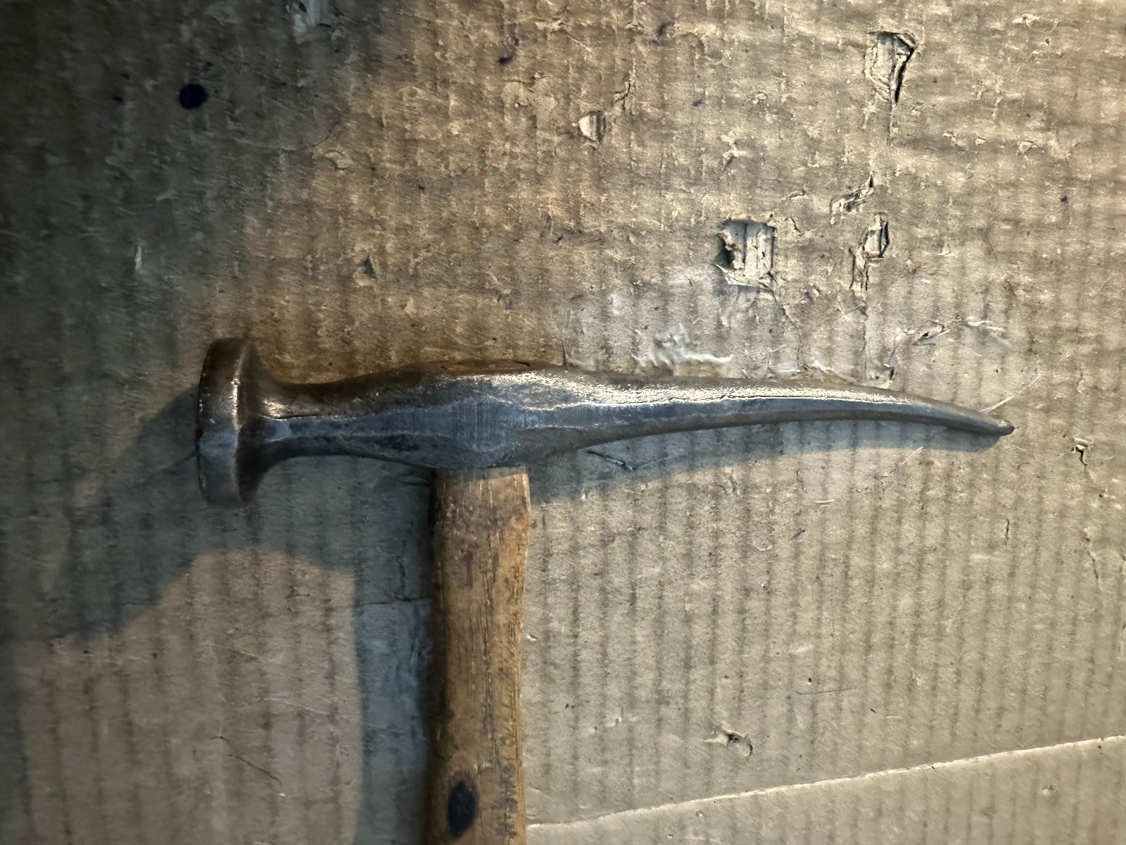 VINTAGE AUTO BODY BUMPING CURVED SPOT PICK HAMMER