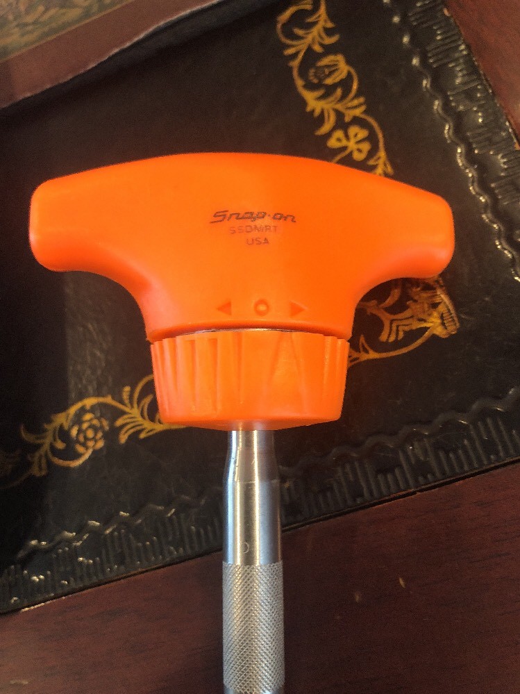 Snap On ssdmrt1o T-handle ratcheting magnetic stubby screwdriver orange