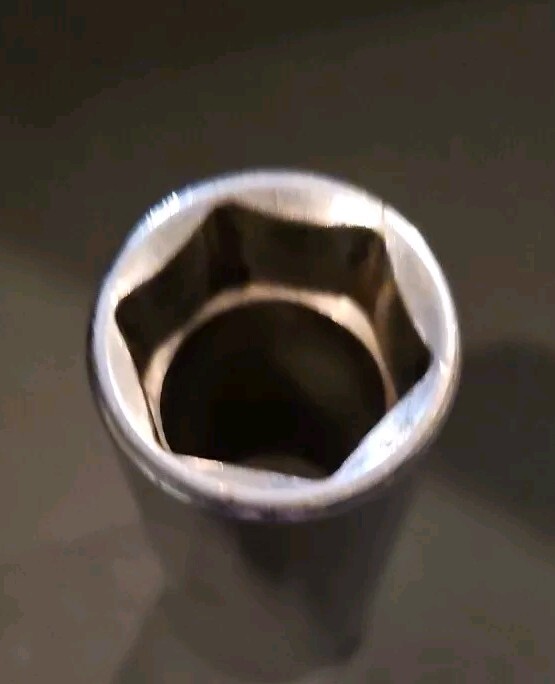 Northern 3/8 Drive 17mm 6-Point Metric Deep Socket Q