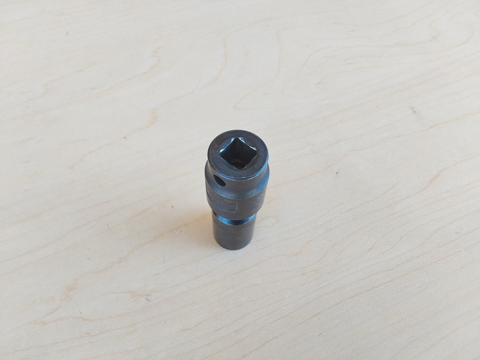 Matco USA 9/16″ Pinless Deep Swivel Universal Impact Socket 3/8″ Dr 6Pt BDUP186B