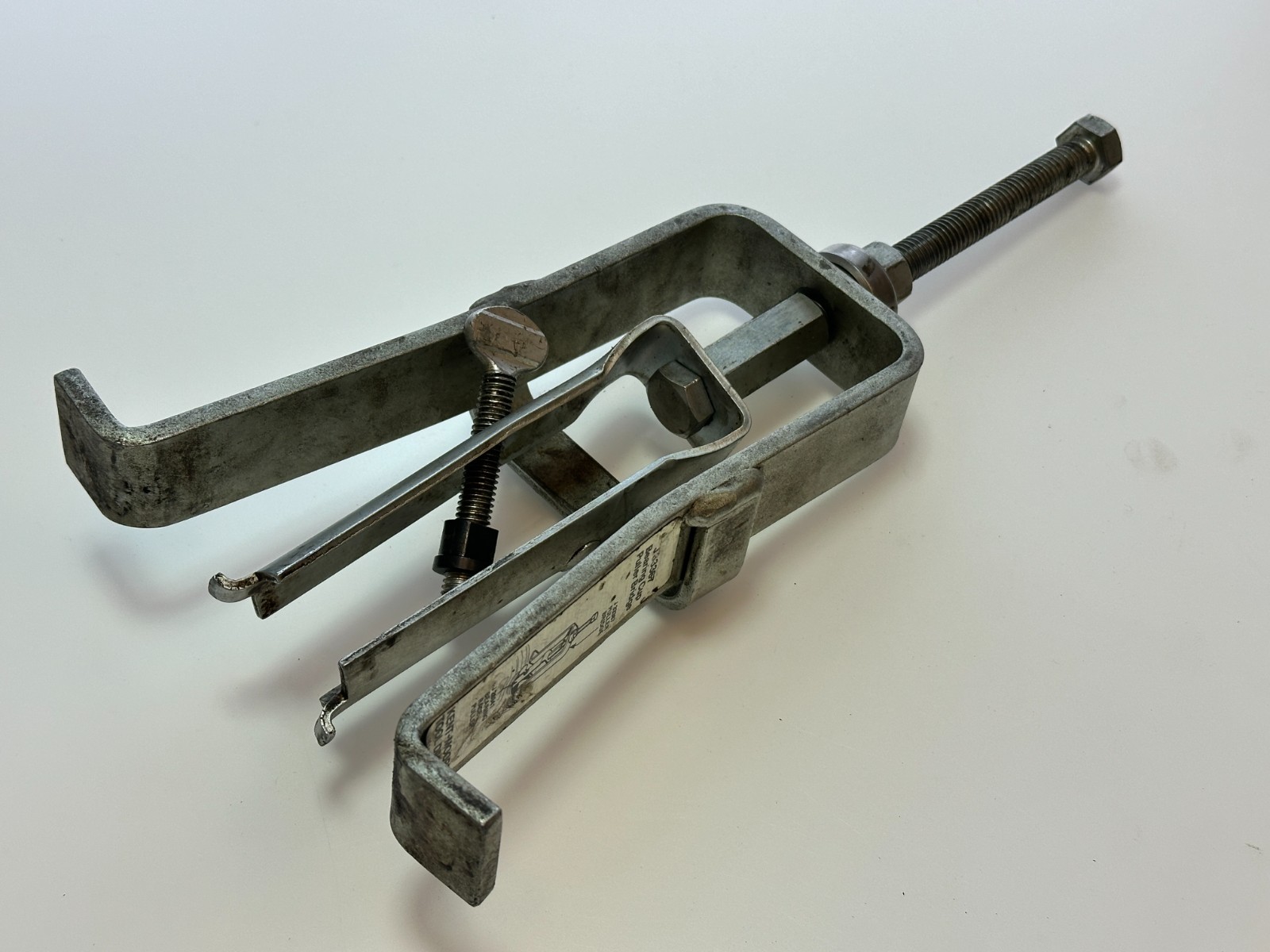 Kent-Moore Tools USA KM J-33367 Bearing Cup Puller Bridge