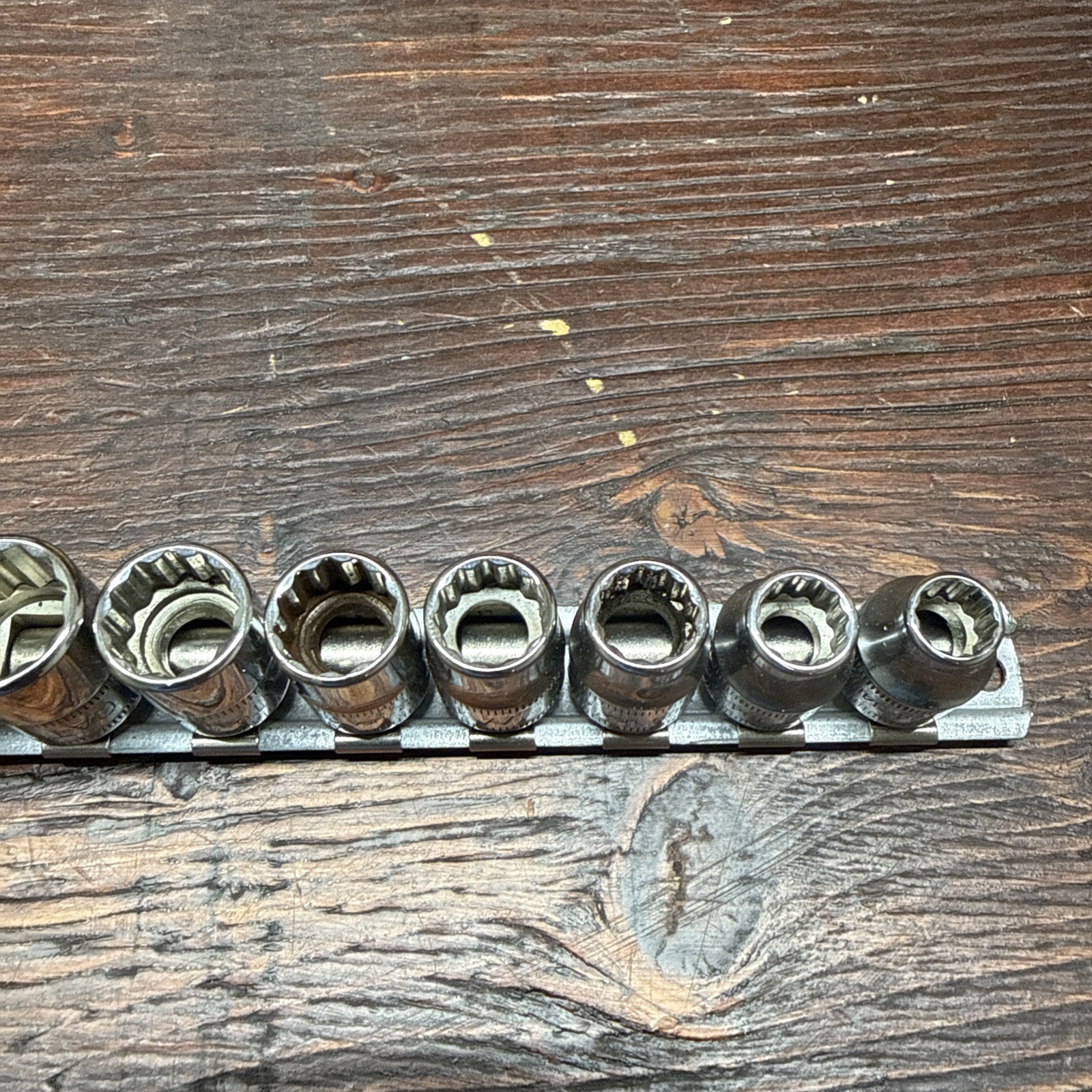 CAT /Snap-On Tool 194-3574 12-Piece Socket Set 3/8 Drive Metric 8-19 mm 12-Point