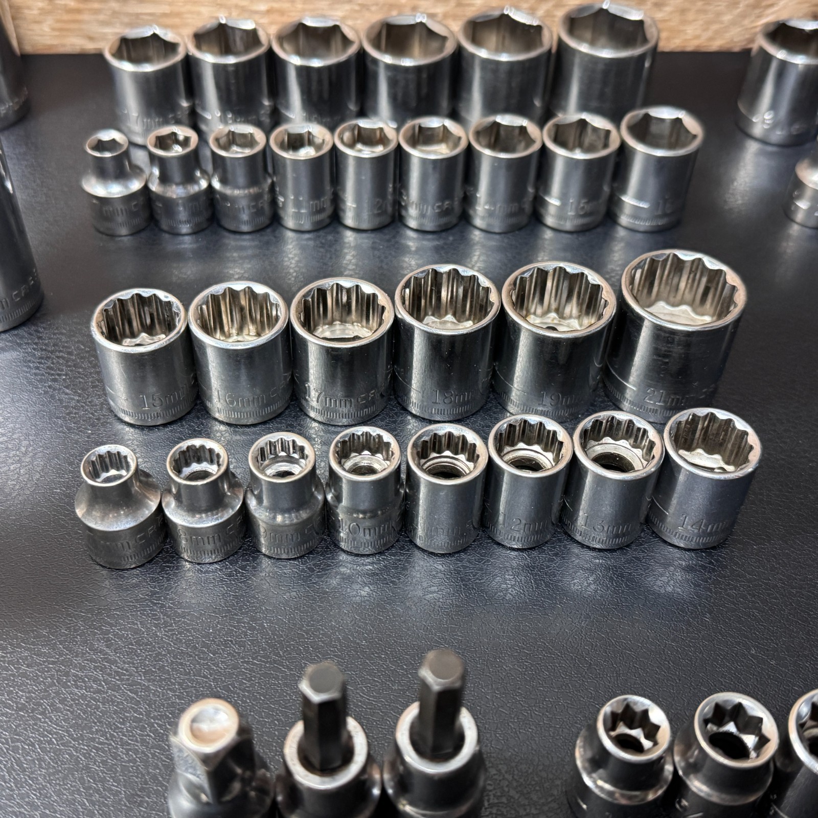 Craftsman S-AC 3/8 Drive Metric & SAE Socket Set STD Deep w/ Ratchet 44808 —81pc
