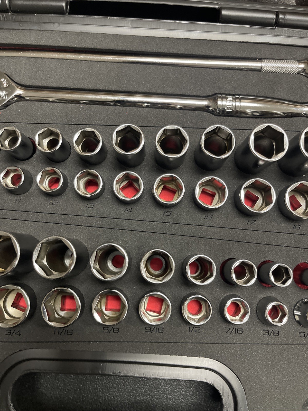 Snap On 51 pc 3/8″ Drive 6 Point Metric SAE General Service Set 251FSMBFR NEW