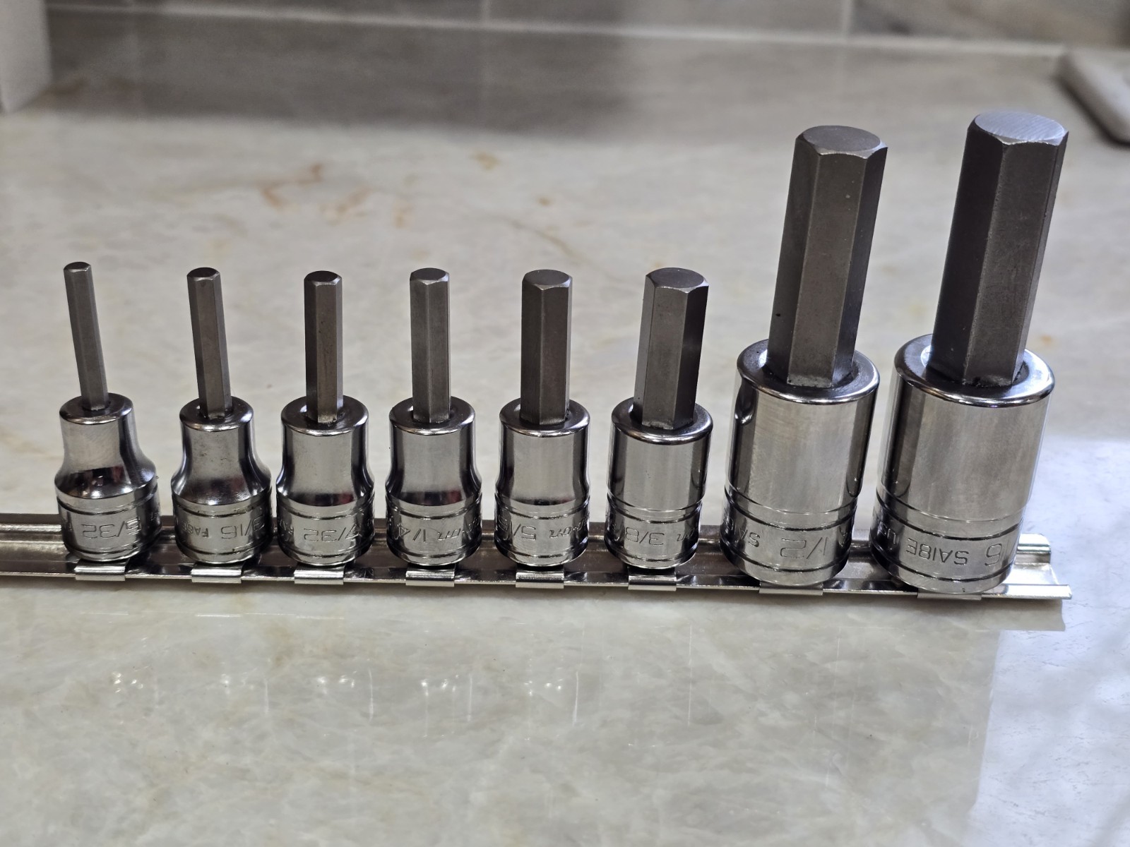New Snap On 8pc – 3/8 & 1/2 Drive SAE Hex Bit Socket Set ( 5/32 – 9/16 )