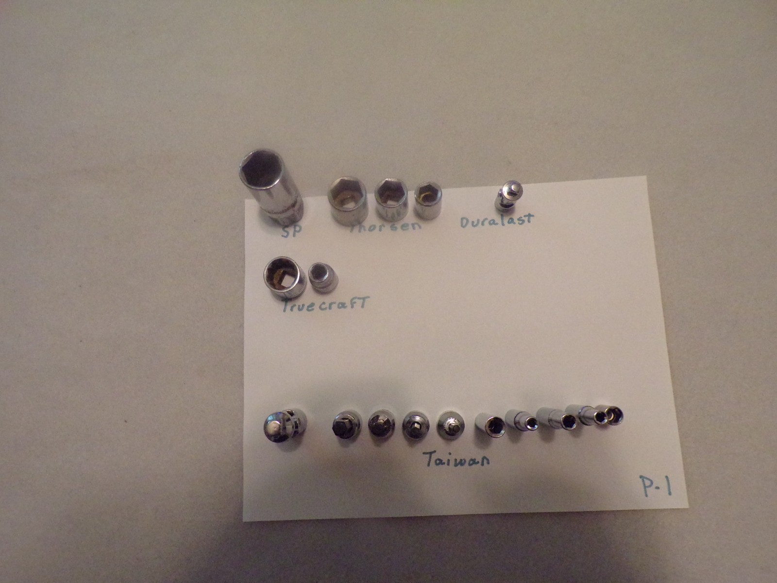 Lot Of 17 Assorted mm and one standard Socket and two swivels.