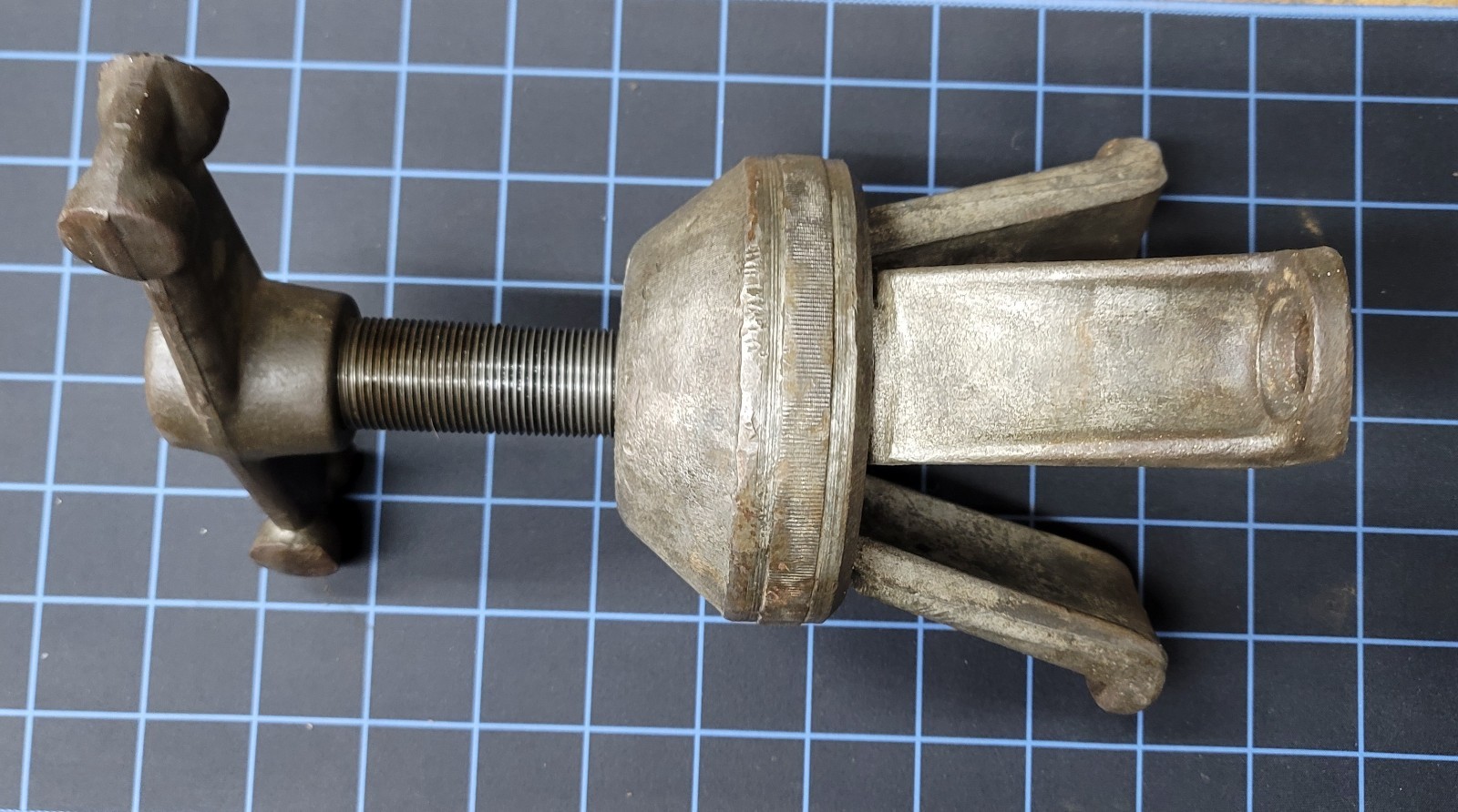 Vintage blue point Tool, 3 Jaw Leg Hub Wheel Puller Extremely Heavy Duty USA