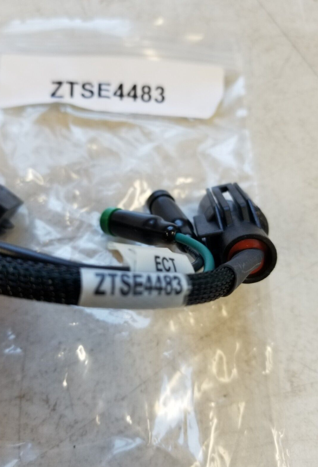 * Navistar International OTC Tools ZTSE4483 Temperature Sensor Breakout Harness