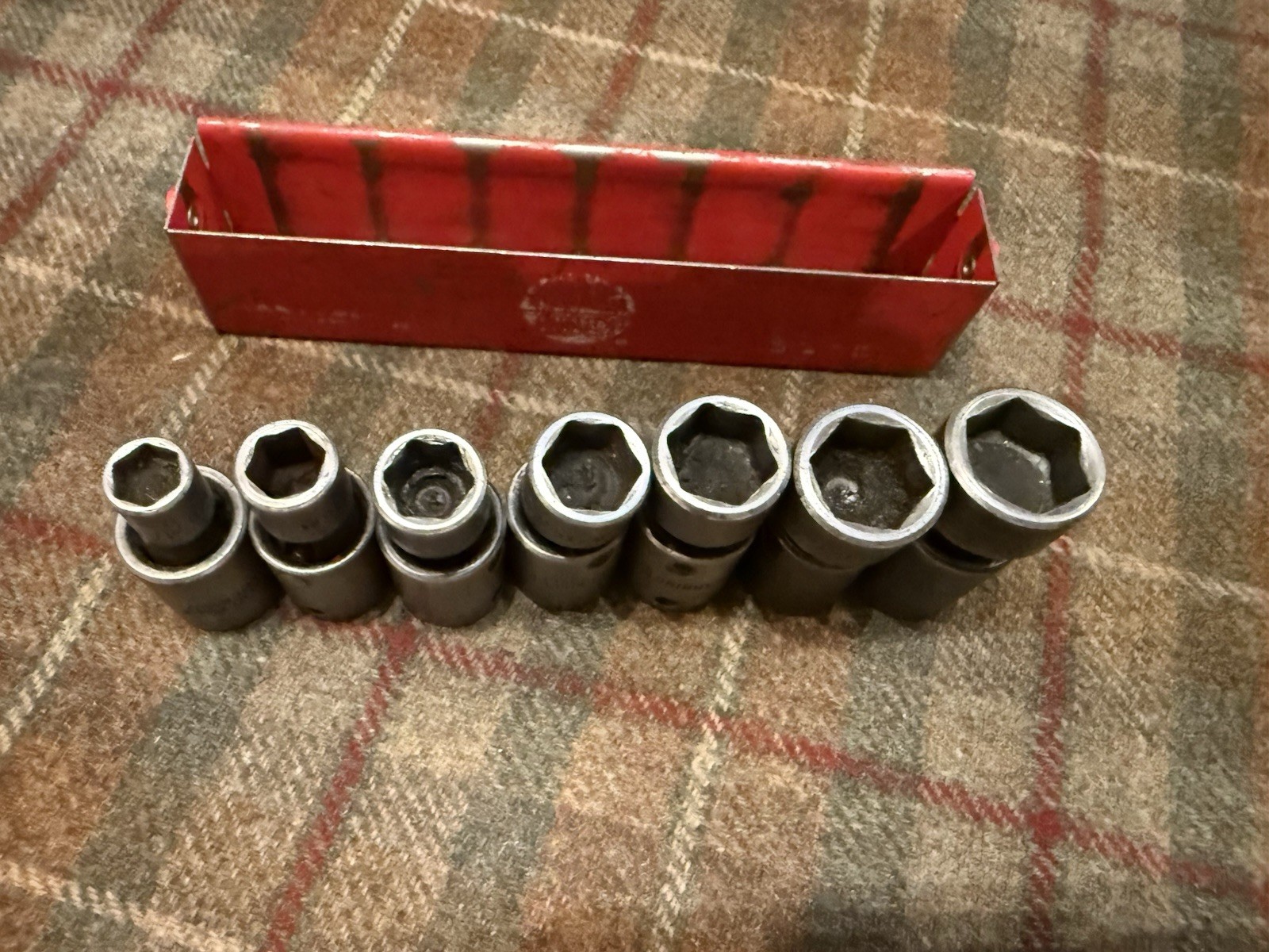MAC 3/8″ Drive 7pc 3/8″-3/4″ SAE Impact Swivel Universal Socket Set w/metal tray