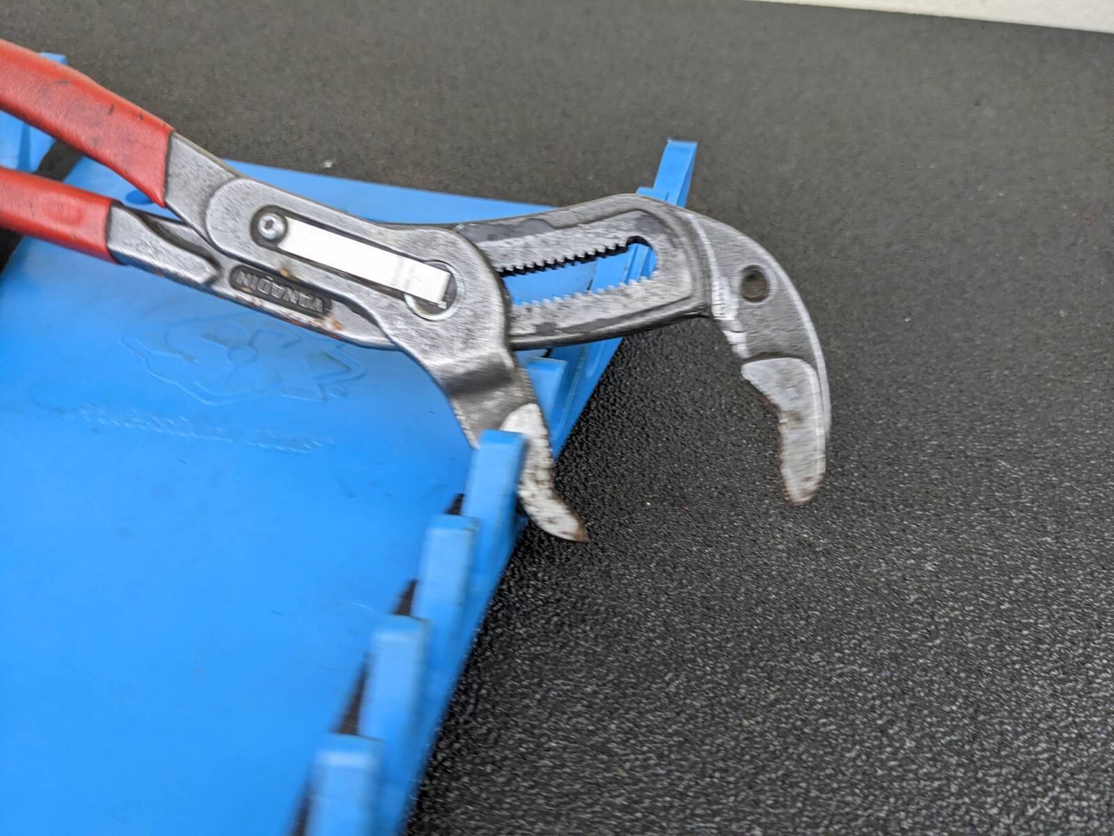 #bj076 Mac Tools P10C Knipex Cobra Self-Gripping 10in Pliers