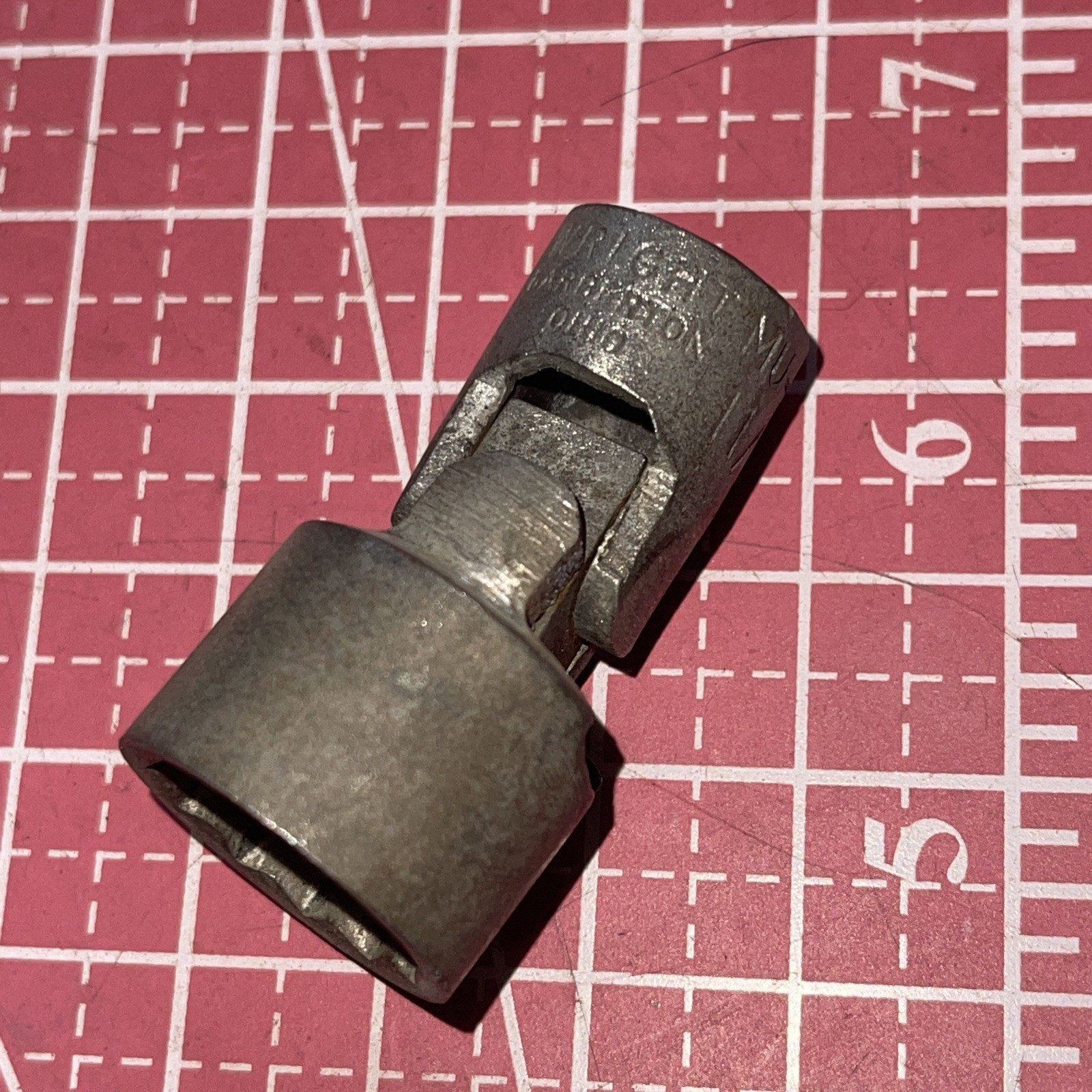 Vintage Wright USA MU56 11/16 In SAE 3/8 drive 12 Point Swivel Wobble socket